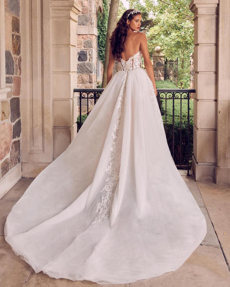 La22104 princess ball gown wedding dress with long train and pockets2